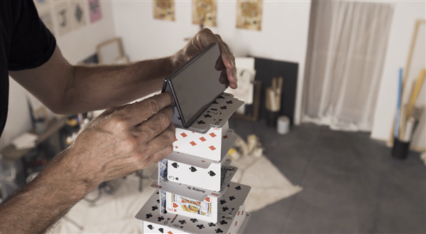荣耀magic v3挑战吉尼斯认证最高纸牌屋 用纪录见证纪录